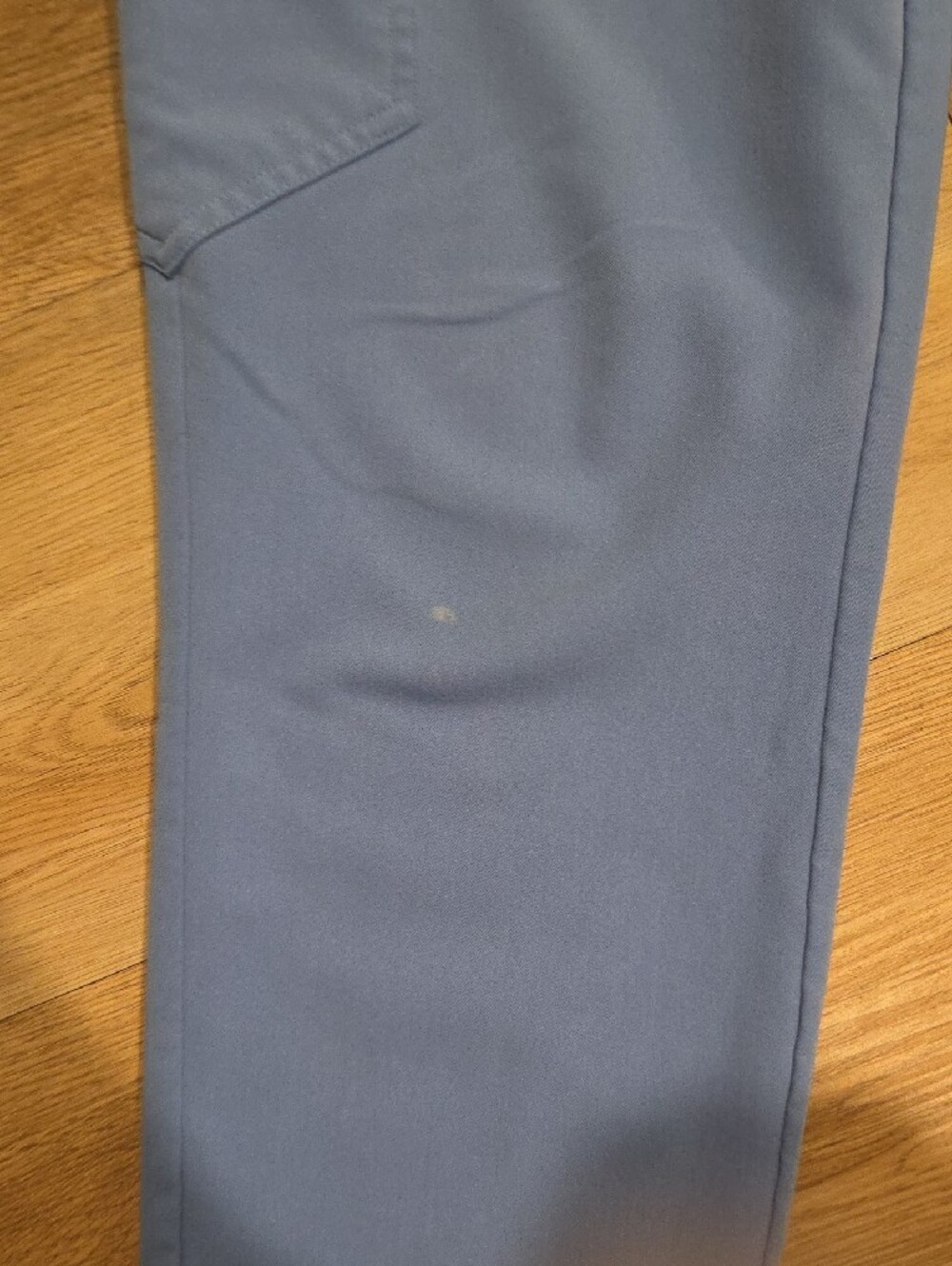 Figs Light Blue V-Neck Scrub Set - Classic Sky Small Spot On Knee. See Pic - Picture 8 of 11